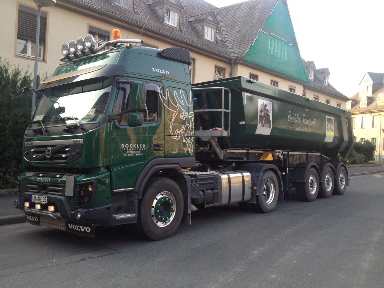 Fachbetrieb für Holztransporte und Schüttguttransporte
